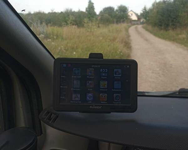 Рено Трафик 2004 в Ивано-Франковске на Automoto.ua Серый Рено Трафик, объемом двигателя 1.87 л и пробегом 299 тыс. км за 7500 $, фото 2 на Automoto.ua