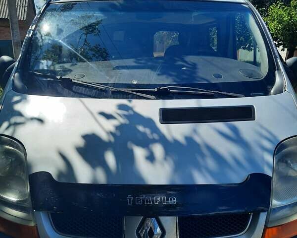 Серый Рено Трафик, объемом двигателя 1.9 л и пробегом 247 тыс. км за 8300 $, фото 2 на Automoto.ua