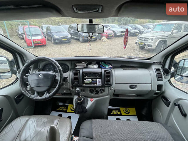 Рено Трафик 2004 в Стрые на Automoto.ua Серый Рено Трафик, объемом двигателя 1.87 л и пробегом 293 тыс. км за 7800 $, фото 9 на Automoto.ua