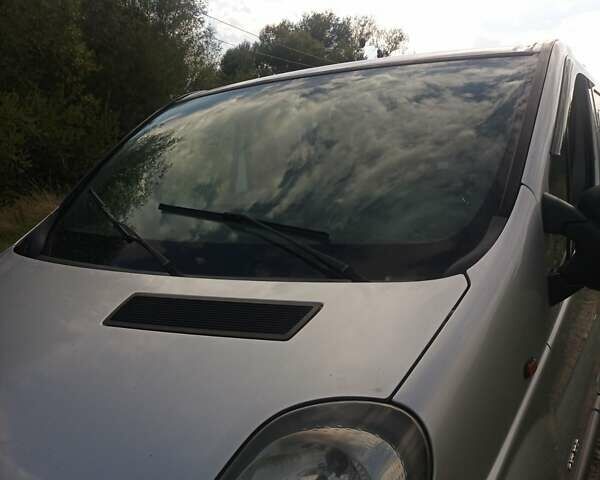 Рено Трафик 2004 в Ивано-Франковске на Automoto.ua Серый Рено Трафик, объемом двигателя 1.87 л и пробегом 299 тыс. км за 7500 $, фото 10 на Automoto.ua