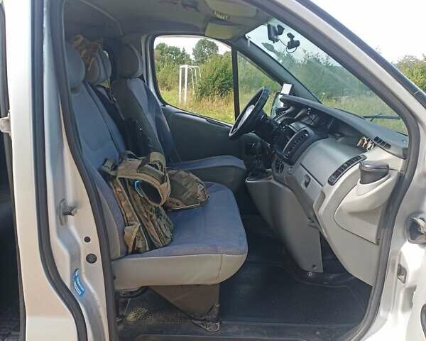 Рено Трафик 2004 в Ивано-Франковске на Automoto.ua Серый Рено Трафик, объемом двигателя 1.87 л и пробегом 299 тыс. км за 7500 $, фото 22 на Automoto.ua