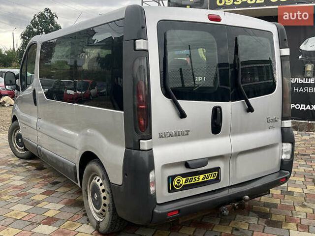 Рено Трафик 2004 в Стрые на Automoto.ua Серый Рено Трафик, объемом двигателя 1.87 л и пробегом 293 тыс. км за 7800 $, фото 4 на Automoto.ua