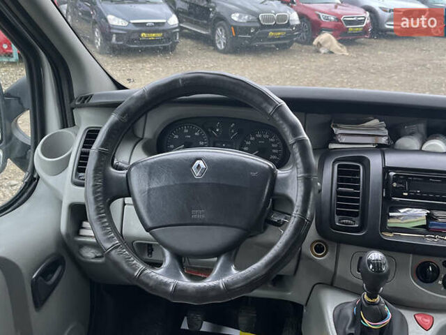 Рено Трафик 2004 в Стрые на Automoto.ua Серый Рено Трафик, объемом двигателя 1.87 л и пробегом 293 тыс. км за 7800 $, фото 15 на Automoto.ua