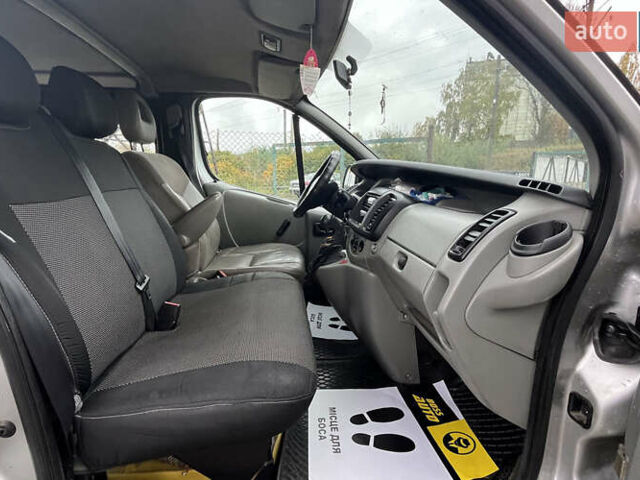 Рено Трафик 2004 в Стрые на Automoto.ua Серый Рено Трафик, объемом двигателя 1.87 л и пробегом 293 тыс. км за 7800 $, фото 13 на Automoto.ua