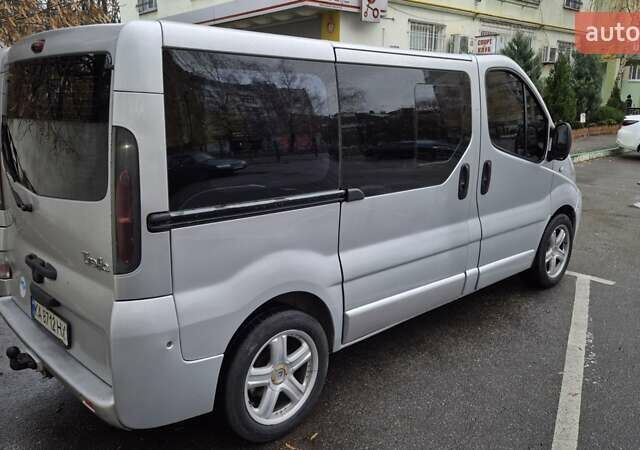 Сірий Рено Трафік, об'ємом двигуна 2.5 л та пробігом 350 тис. км за 8200 $, фото 3 на Automoto.ua