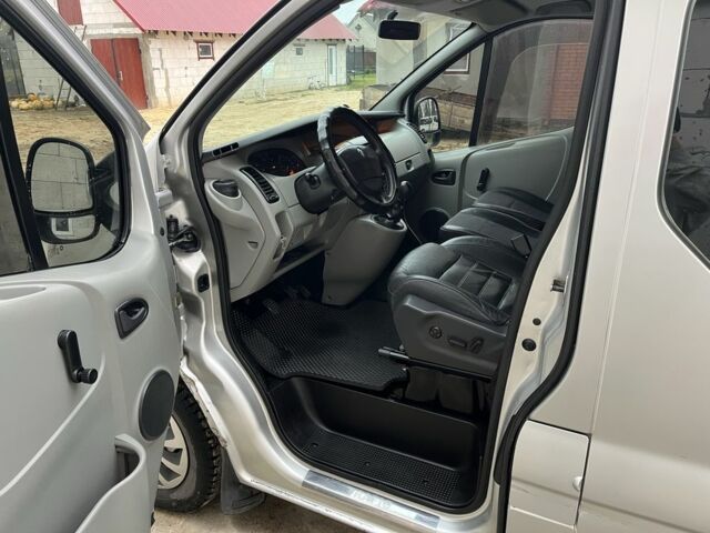 Сірий Рено Трафік, об'ємом двигуна 1.9 л та пробігом 518 тис. км за 6200 $, фото 1 на Automoto.ua