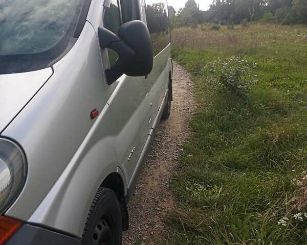 Рено Трафик 2004 в Ивано-Франковске на Automoto.ua Серый Рено Трафик, объемом двигателя 1.87 л и пробегом 299 тыс. км за 7500 $, фото 11 на Automoto.ua