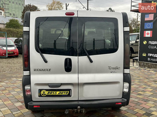 Рено Трафик 2004 в Стрые на Automoto.ua Серый Рено Трафик, объемом двигателя 1.87 л и пробегом 293 тыс. км за 7800 $, фото 5 на Automoto.ua