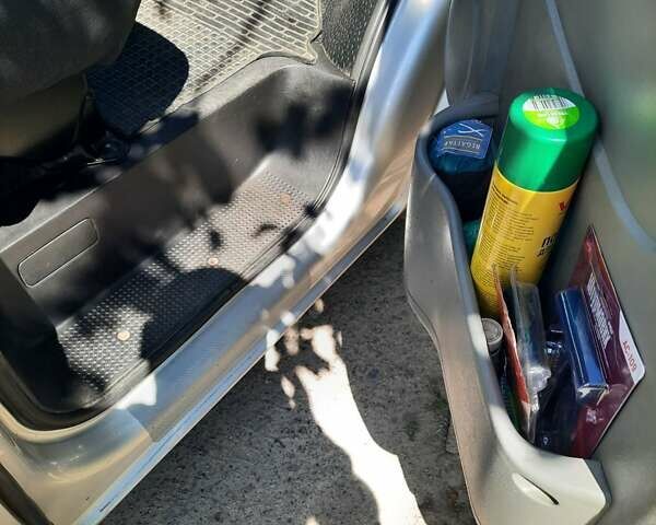 Серый Рено Трафик, объемом двигателя 1.9 л и пробегом 247 тыс. км за 8300 $, фото 6 на Automoto.ua