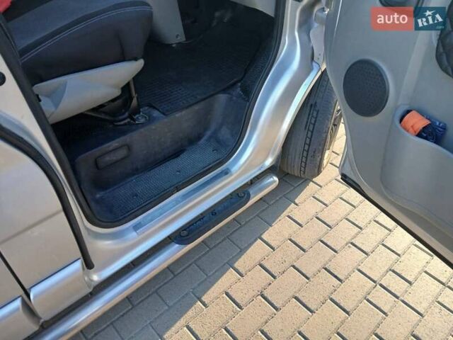 Сірий Рено Трафік, об'ємом двигуна 2.46 л та пробігом 400 тис. км за 7500 $, фото 1 на Automoto.ua