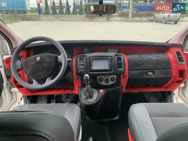 Серый Рено Трафик, объемом двигателя 2.5 л и пробегом 300 тыс. км за 7800 $, фото 8 на Automoto.ua