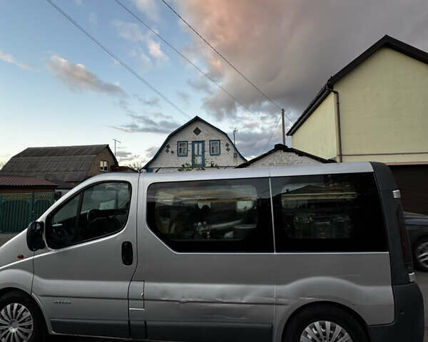 Серый Рено Трафик, объемом двигателя 1.9 л и пробегом 430 тыс. км за 6000 $, фото 8 на Automoto.ua