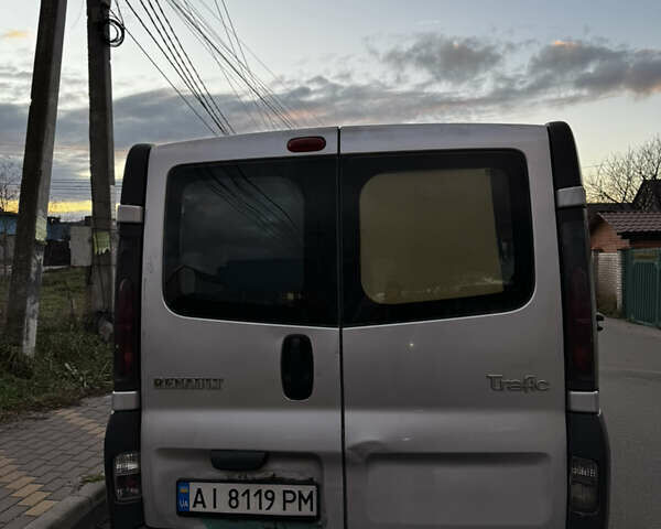 Серый Рено Трафик, объемом двигателя 1.9 л и пробегом 430 тыс. км за 6000 $, фото 6 на Automoto.ua