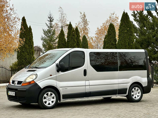 Серый Рено Трафик, объемом двигателя 2.46 л и пробегом 277 тыс. км за 9999 $, фото 3 на Automoto.ua