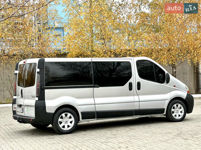 Серый Рено Трафик, объемом двигателя 2.46 л и пробегом 277 тыс. км за 9999 $, фото 6 на Automoto.ua
