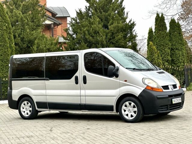 Серый Рено Трафик, объемом двигателя 2.5 л и пробегом 285 тыс. км за 9999 $, фото 7 на Automoto.ua