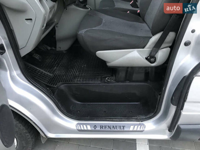 Сірий Рено Трафік, об'ємом двигуна 1.9 л та пробігом 298 тис. км за 7100 $, фото 9 на Automoto.ua