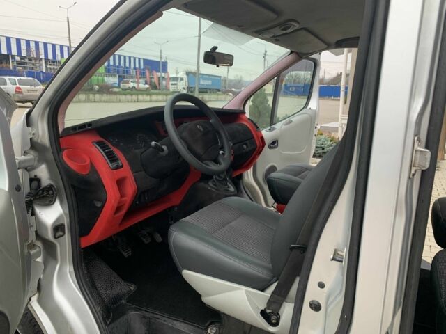 Серый Рено Трафик, объемом двигателя 2.5 л и пробегом 300 тыс. км за 7800 $, фото 7 на Automoto.ua