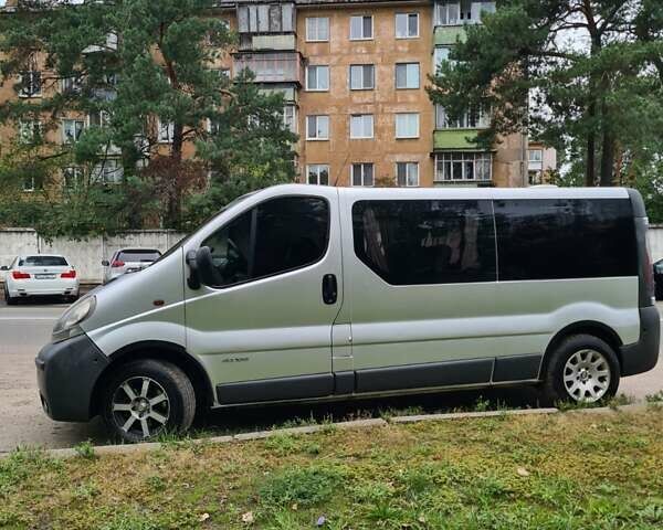 Серый Рено Трафик, объемом двигателя 1.9 л и пробегом 280 тыс. км за 8950 $, фото 2 на Automoto.ua