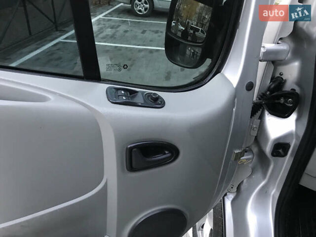 Сірий Рено Трафік, об'ємом двигуна 1.9 л та пробігом 298 тис. км за 7100 $, фото 8 на Automoto.ua