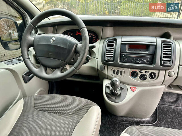Серый Рено Трафик, объемом двигателя 2.46 л и пробегом 277 тыс. км за 9999 $, фото 13 на Automoto.ua