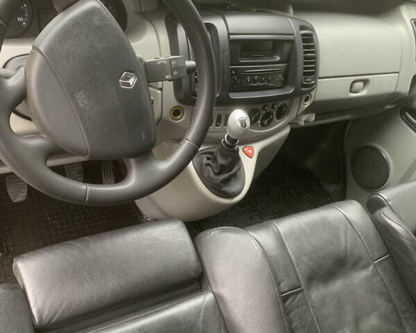 Сірий Рено Трафік, об'ємом двигуна 1.9 л та пробігом 270 тис. км за 10000 $, фото 18 на Automoto.ua