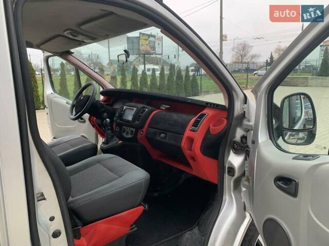 Серый Рено Трафик, объемом двигателя 2.5 л и пробегом 300 тыс. км за 7800 $, фото 5 на Automoto.ua