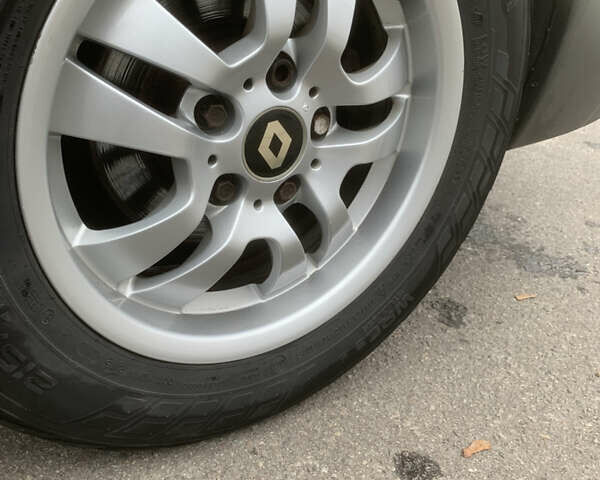 Сірий Рено Трафік, об'ємом двигуна 1.9 л та пробігом 270 тис. км за 10000 $, фото 16 на Automoto.ua