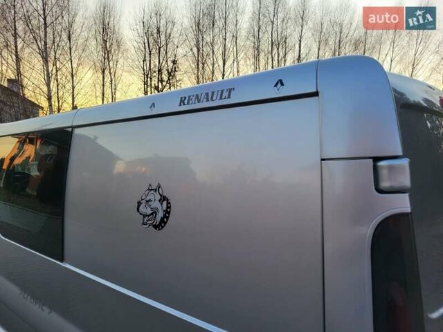 Серый Рено Трафик, объемом двигателя 2.46 л и пробегом 247 тыс. км за 8600 $, фото 32 на Automoto.ua