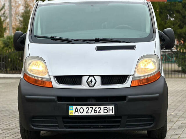 Серый Рено Трафик, объемом двигателя 2.46 л и пробегом 277 тыс. км за 9999 $, фото 9 на Automoto.ua