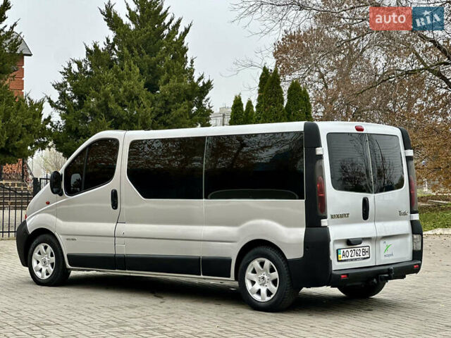 Серый Рено Трафик, объемом двигателя 2.46 л и пробегом 277 тыс. км за 9999 $, фото 4 на Automoto.ua