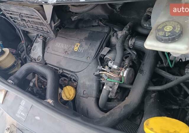 Серый Рено Трафик, объемом двигателя 1.9 л и пробегом 399 тыс. км за 6500 $, фото 62 на Automoto.ua