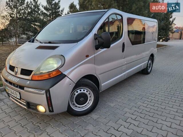 Серый Рено Трафик, объемом двигателя 2.46 л и пробегом 247 тыс. км за 8600 $, фото 2 на Automoto.ua