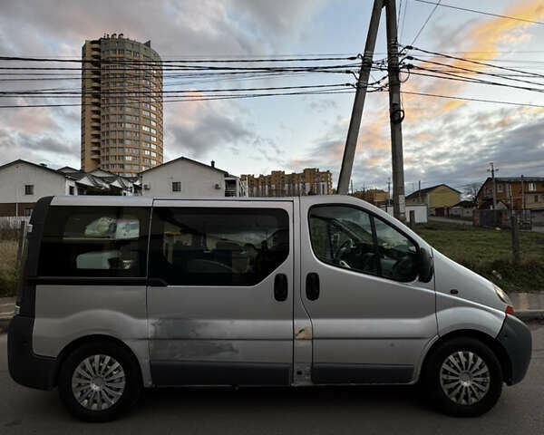 Серый Рено Трафик, объемом двигателя 1.9 л и пробегом 430 тыс. км за 6000 $, фото 3 на Automoto.ua