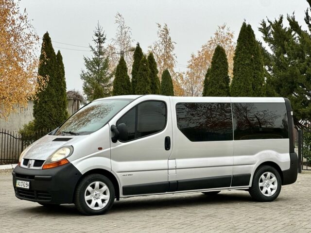 Серый Рено Трафик, объемом двигателя 2.5 л и пробегом 285 тыс. км за 9999 $, фото 3 на Automoto.ua