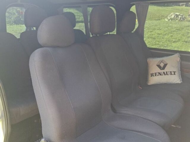 Серый Рено Трафик, объемом двигателя 2.5 л и пробегом 350 тыс. км за 8450 $, фото 4 на Automoto.ua