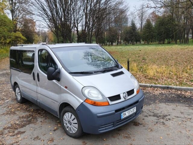 Серый Рено Трафик, объемом двигателя 2.5 л и пробегом 350 тыс. км за 7000 $, фото 2 на Automoto.ua