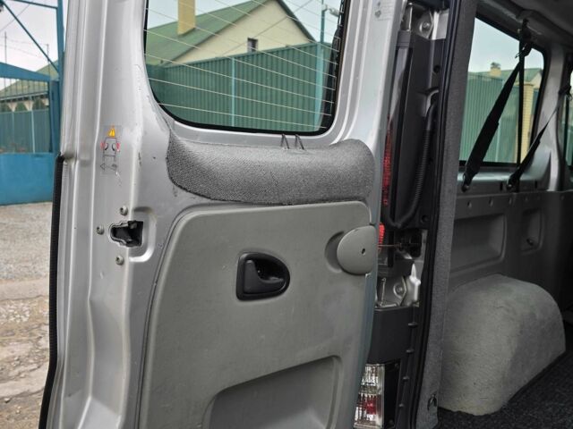 Серый Рено Трафик, объемом двигателя 1.9 л и пробегом 292 тыс. км за 8900 $, фото 20 на Automoto.ua