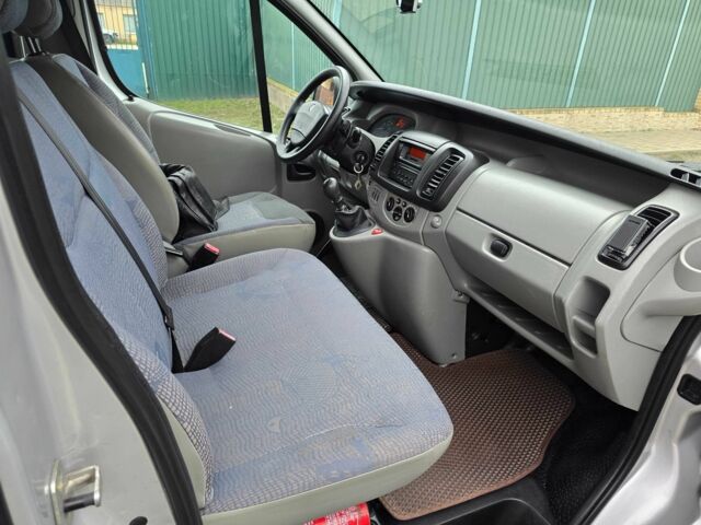 Серый Рено Трафик, объемом двигателя 1.9 л и пробегом 292 тыс. км за 8900 $, фото 12 на Automoto.ua