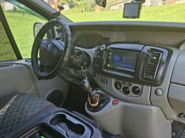 Серый Рено Трафик, объемом двигателя 2.5 л и пробегом 350 тыс. км за 8450 $, фото 7 на Automoto.ua