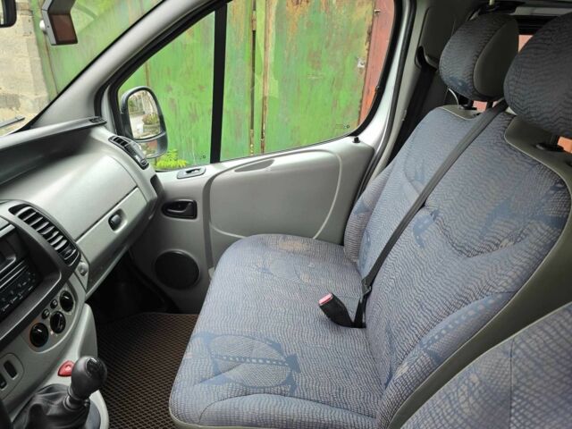 Серый Рено Трафик, объемом двигателя 1.9 л и пробегом 292 тыс. км за 8900 $, фото 14 на Automoto.ua