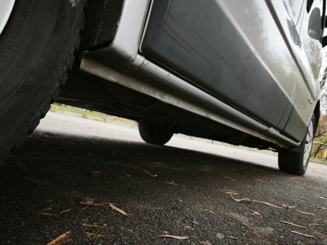 Серый Рено Трафик, объемом двигателя 2.5 л и пробегом 350 тыс. км за 7000 $, фото 5 на Automoto.ua