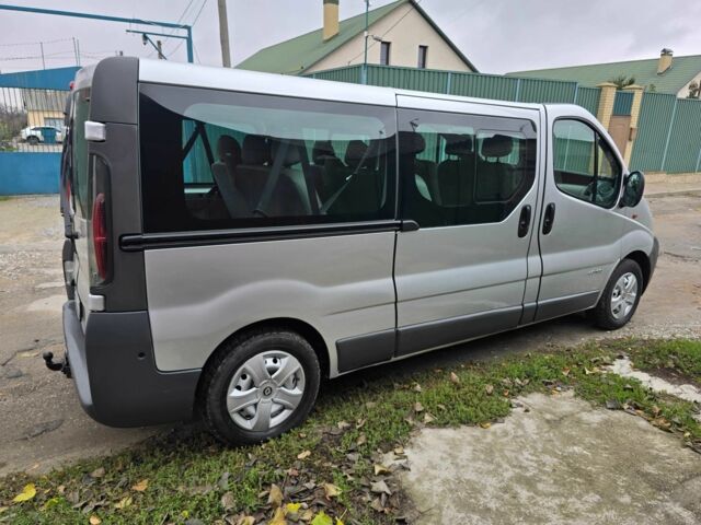 Серый Рено Трафик, объемом двигателя 1.9 л и пробегом 292 тыс. км за 8900 $, фото 4 на Automoto.ua