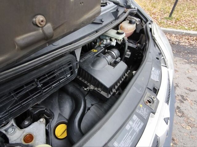 Серый Рено Трафик, объемом двигателя 2.5 л и пробегом 350 тыс. км за 7000 $, фото 18 на Automoto.ua