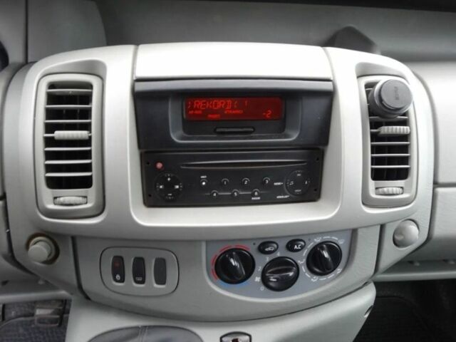 Сірий Рено Трафік, об'ємом двигуна 0 л та пробігом 270 тис. км за 3000 $, фото 12 на Automoto.ua