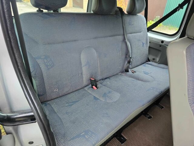 Серый Рено Трафик, объемом двигателя 1.9 л и пробегом 292 тыс. км за 8900 $, фото 10 на Automoto.ua