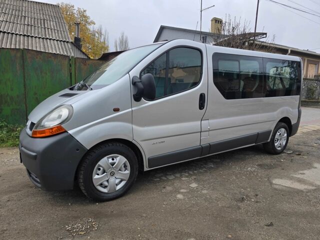 Серый Рено Трафик, объемом двигателя 1.9 л и пробегом 292 тыс. км за 8900 $, фото 1 на Automoto.ua