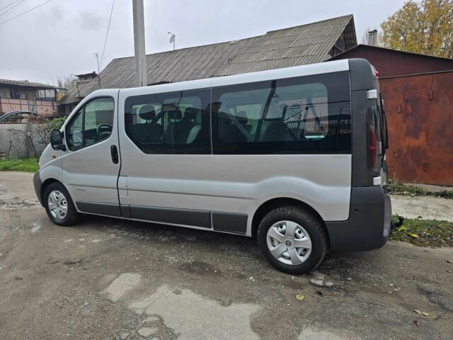 Серый Рено Трафик, объемом двигателя 1.9 л и пробегом 292 тыс. км за 8900 $, фото 3 на Automoto.ua