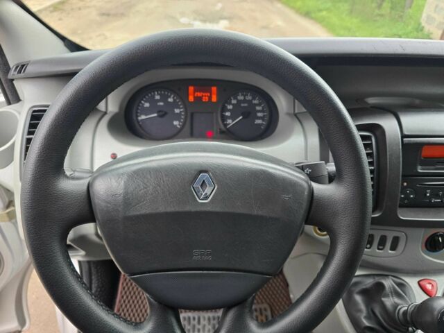 Серый Рено Трафик, объемом двигателя 1.9 л и пробегом 292 тыс. км за 8900 $, фото 15 на Automoto.ua
