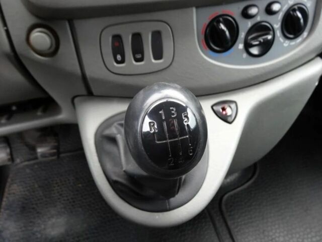 Сірий Рено Трафік, об'ємом двигуна 0 л та пробігом 270 тис. км за 3000 $, фото 14 на Automoto.ua